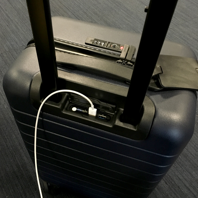 私のスーツケース事情① 機内持ち込みは「AWAY」のキャリーオン | HEY 