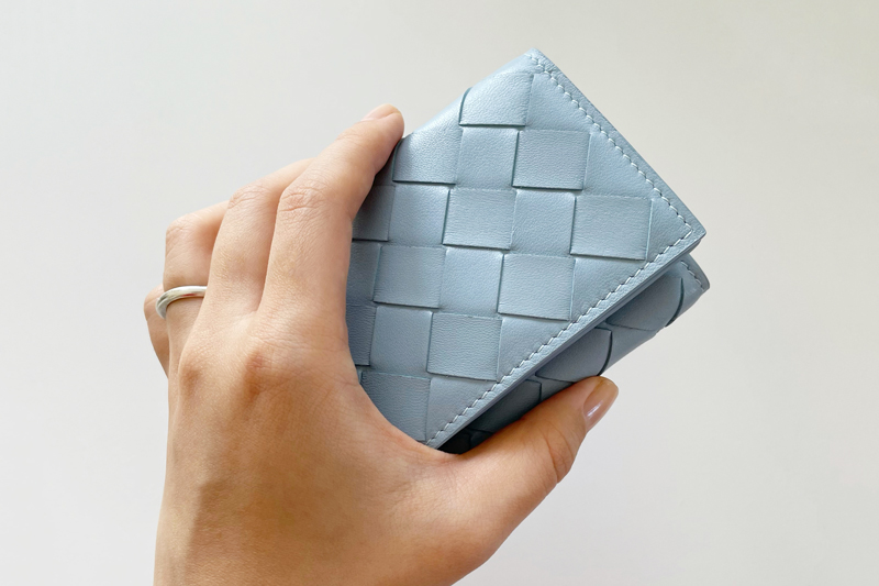 Bottega Veneta（ボッテガ・ヴェネタ）の三つ折り財布を購入レビュー【キャッシュレス派におすすめ】 | HEY SISTER